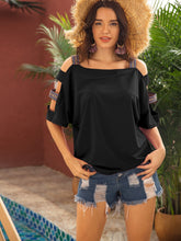 Load image into Gallery viewer, Cold Shoulder Contrast Tape Tee