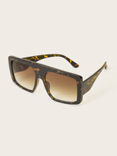 Load image into Gallery viewer, Tortoiseshell Frame Flat Top Shield Sunglasses With Case