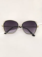 Load image into Gallery viewer, Metal Frame Flat Lens Sunglasses With Case