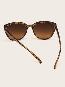 Tortoiseshell Frame Flat Lens Sunglasses With Case