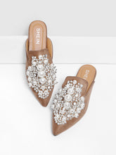 Load image into Gallery viewer, Faux Pearl Decorated Flat Mules