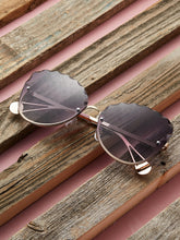 Load image into Gallery viewer, Pearl Detail Metal Rim Faceted Lens Sunglasses