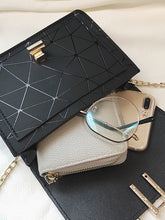 Load image into Gallery viewer, Geometric Print Chain Crossbody Bag