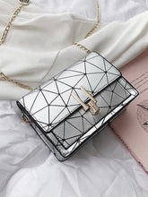 Load image into Gallery viewer, Geometric Print Chain Crossbody Bag