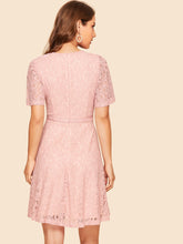 Load image into Gallery viewer, 50s Ribbon Tie Floral Lace Dress