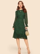 Load image into Gallery viewer, 60s Keyhole Neck Flounce Sleeve Leopard Dress