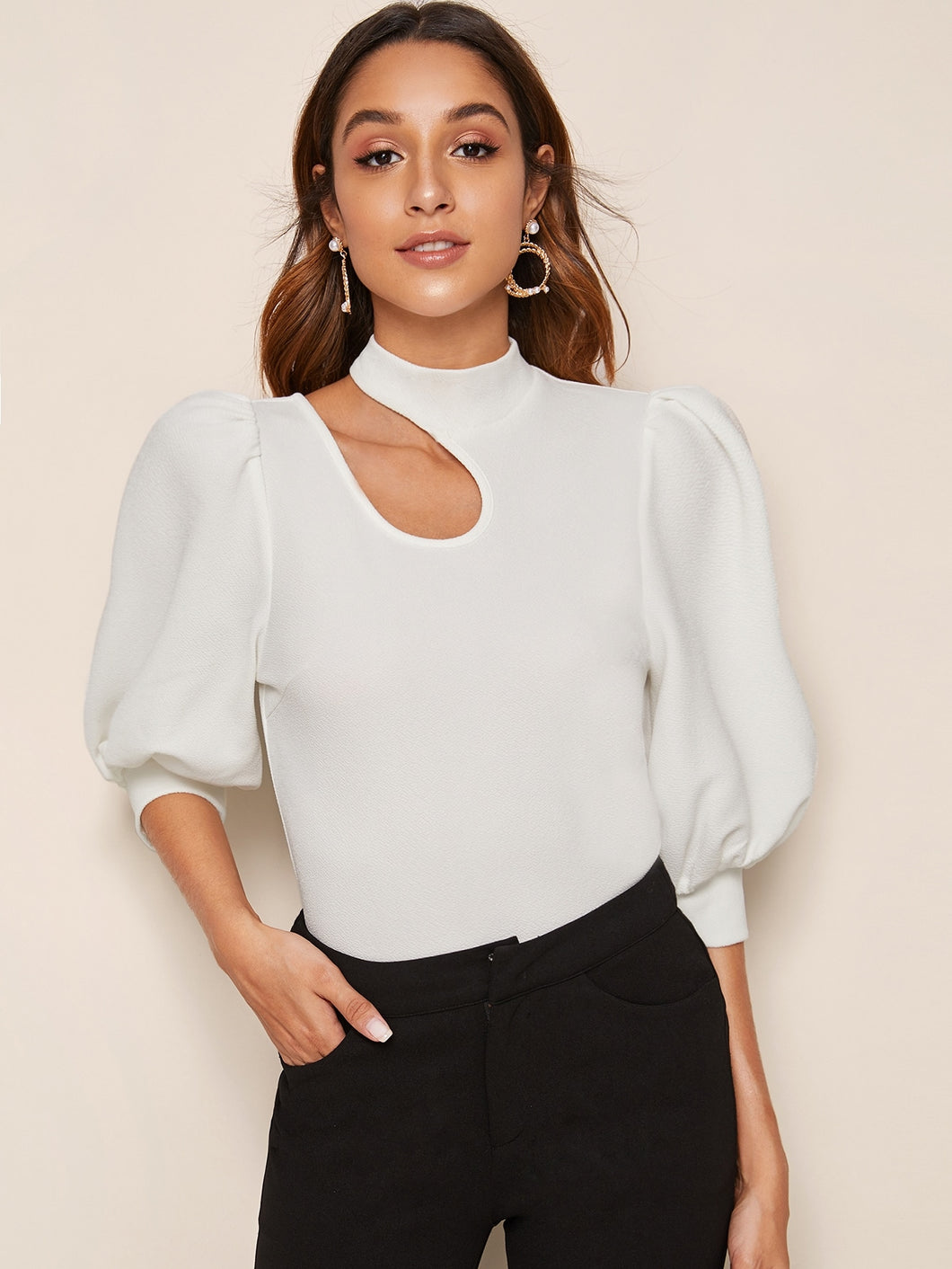 Cutout Detail Puff Sleeve Solid Top