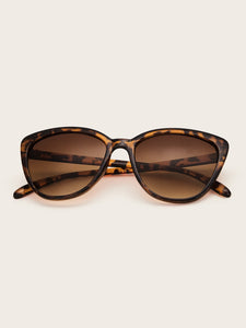 Tortoiseshell Frame Flat Lens Sunglasses With Case