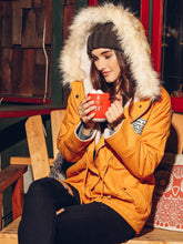 Load image into Gallery viewer, Yellow Fur Hooded Zipper Embellished Fleece Inside Military Coat