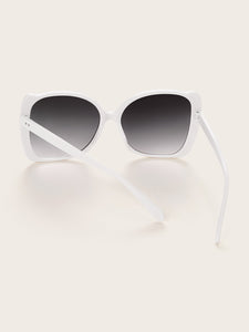 Rivet Decor Flat Lens Sunglasses