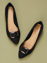 Load image into Gallery viewer, Pointy Low Chunky Buckle Heels